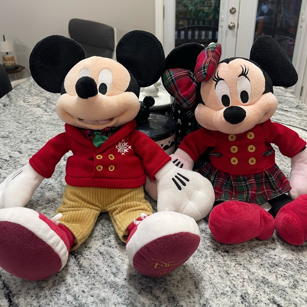 2016 Disney Festive Mickey and Minnie Plush Duo in Red and Plaid